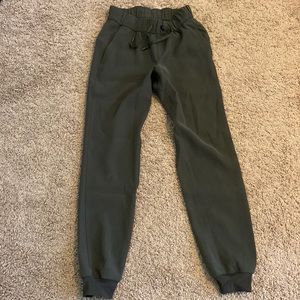 COPY - Lululemon on the fly joggers